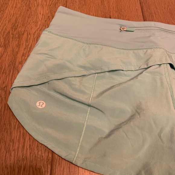 Lululemon Tonic Sea speed up short size 6 - Picture 4 of 8